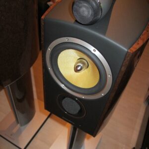 B&W 805 Diamond D2 – Maserati Edition Compact Speakers
